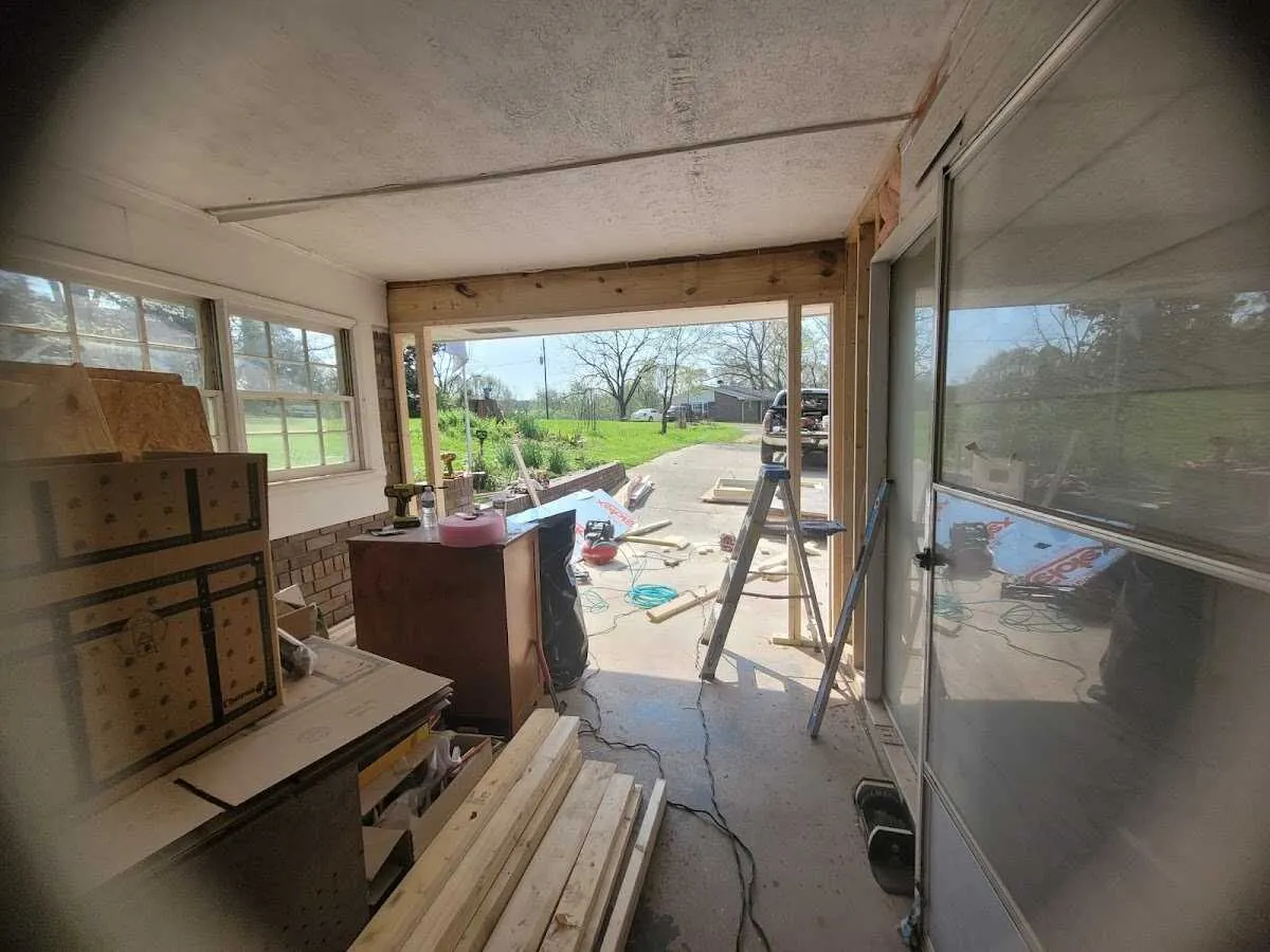 Air movers and dehumidifier for Drying & Dehumidification in Bonner Springs